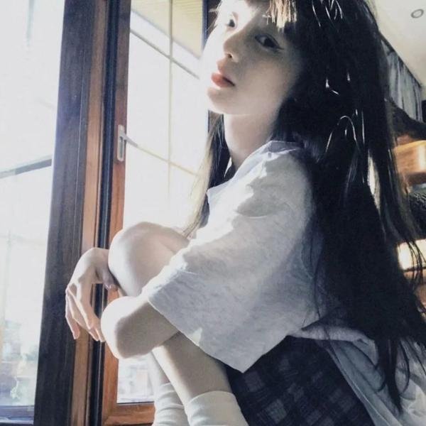 春泥溅花红